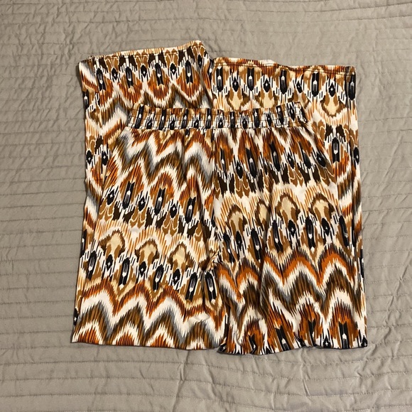 Stretchy multi pattern flare pants - Picture 2 of 2